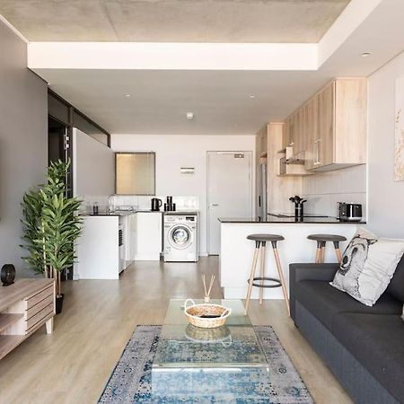 Chic, Central, Family & Group Stay - Stylish 2 Ensuite Bedroom Apartment With Spacious Balcony Cape Town Bagian luar foto