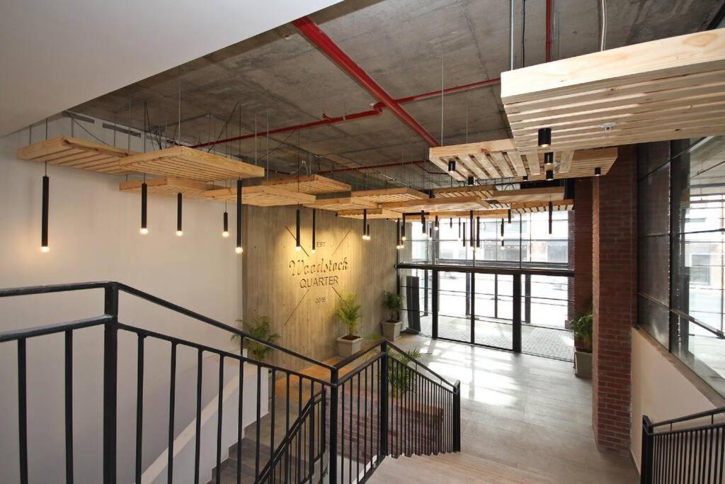 Chic, Central, Family & Group Stay - Stylish 2 Ensuite Bedroom Apartment With Spacious Balcony Cape Town Bagian luar foto