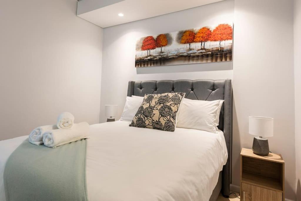 Chic, Central, Family & Group Stay - Stylish 2 Ensuite Bedroom Apartment With Spacious Balcony Cape Town Bagian luar foto
